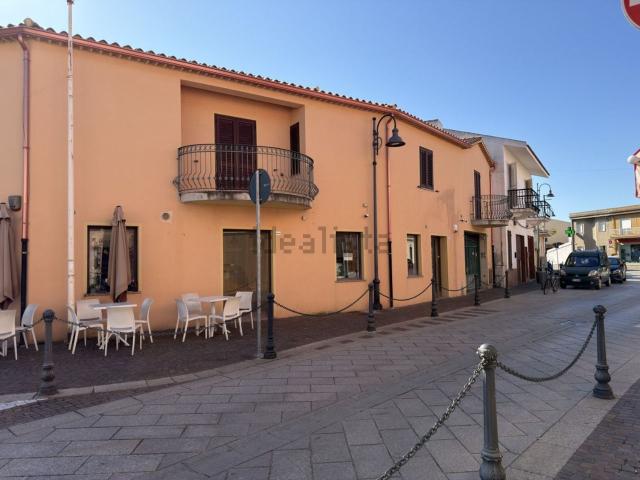 Locale Commerciale in affitto a Pula, Sardigna/Sardegna