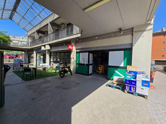 Locale Commerciale in affitto a Roma Capitale, Lazio