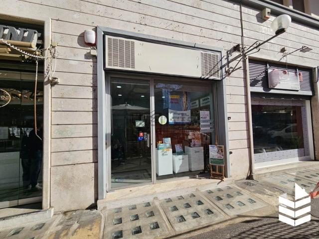 Locale Commerciale in affitto a Municipio Roma II, Roma Capitale