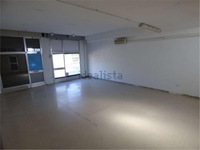 Locale Commerciale in affitto a Rio Salso-Case Bernardi, Marche