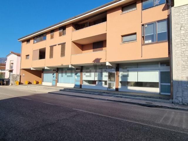 Locale Commerciale in affitto a Vigonovo, Fontanafredda
