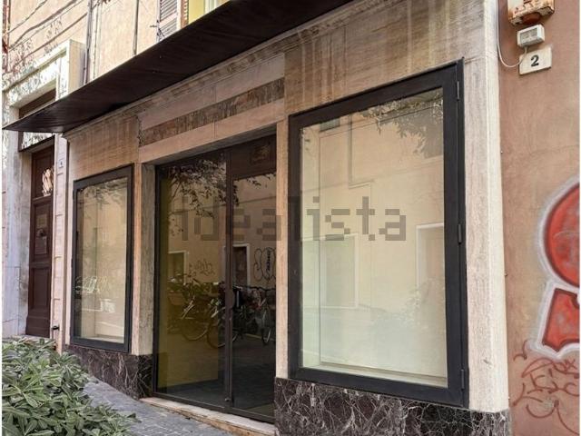 Locale Commerciale in affitto a Centro Storico, Marche