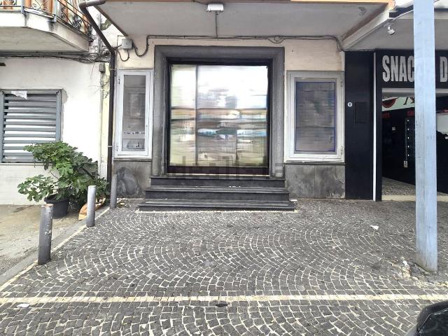 Locale Commerciale in affitto a Quarto, Campania