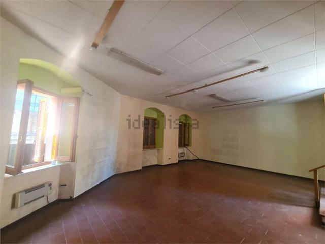 Locale Commerciale in affitto a Spoleto, Perugia