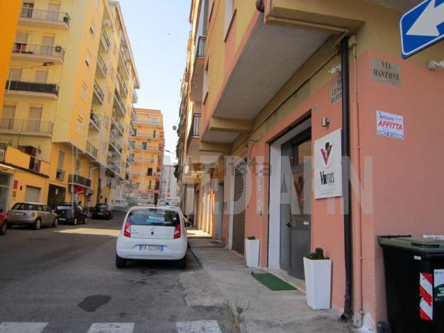 Locale Commerciale in affitto a Corigliano-Rossano, Calabria