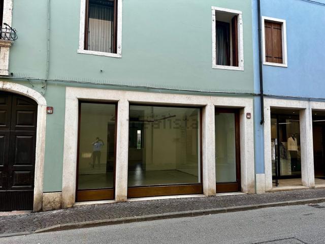 Locale Commerciale in affitto a Malo, Veneto