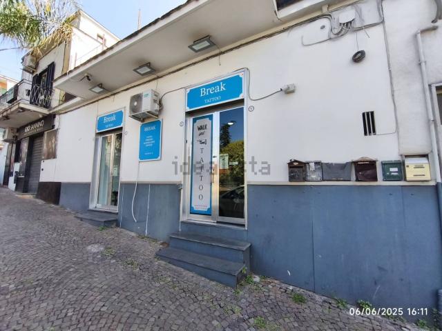 Locale Commerciale in affitto a San Sebastiano Al Vesuvio, Campania
