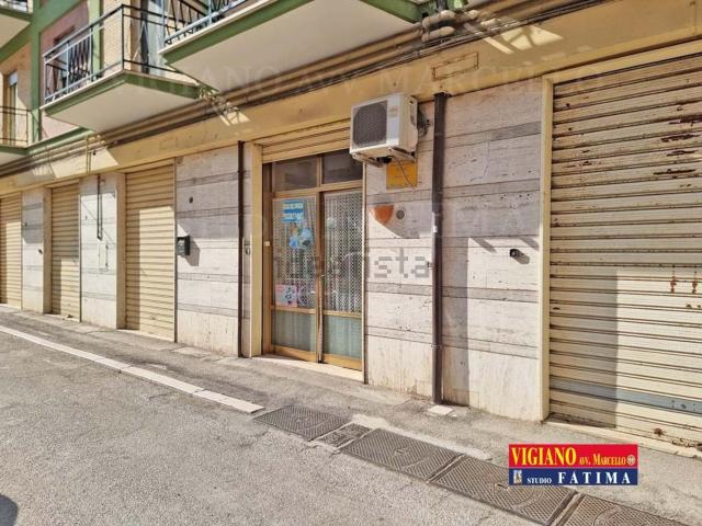 Locale Commerciale in affitto a Rione San Ciro, Puglia