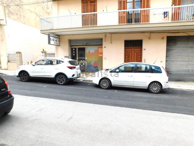 Locale Commerciale in affitto a Ragusa, Sicilia