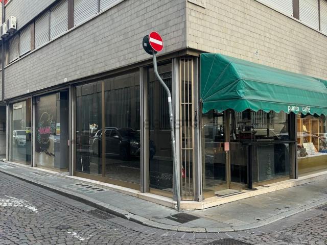 Locale Commerciale in affitto a Reana Del Roiale, Friuli-Venezia Giulia
