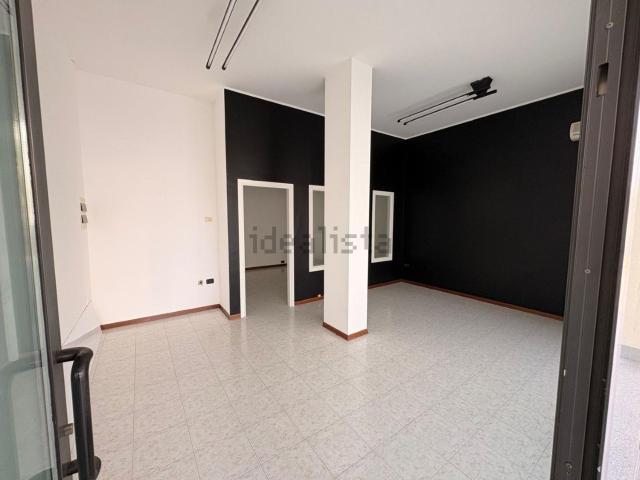 Locale Commerciale in affitto a Abano Terme Bagni, Veneto