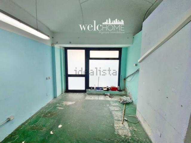 Locale Commerciale in affitto a Santa Maria, Campi Bisenzio