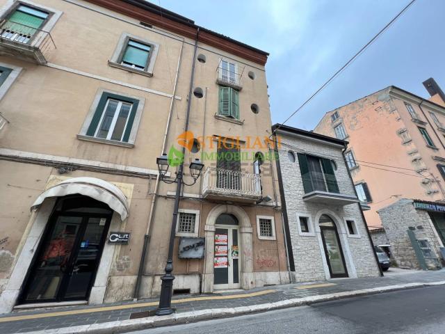 Locale Commerciale in affitto a Campobasso, Molise