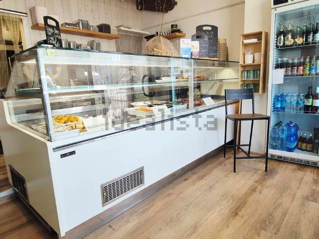 Locale Commerciale in affitto a Loreto, Marche