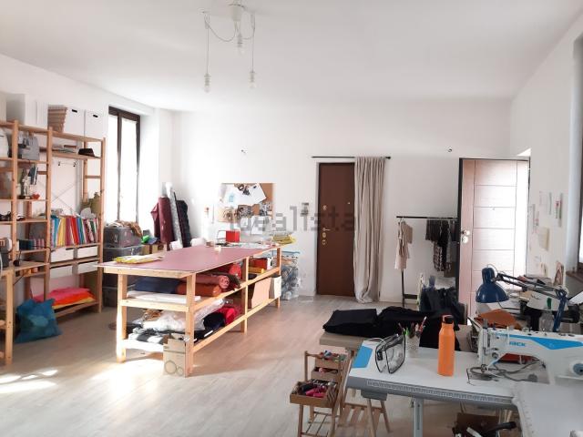 Locale Commerciale in affitto a Castellazzo de' Stampi, Corbetta
