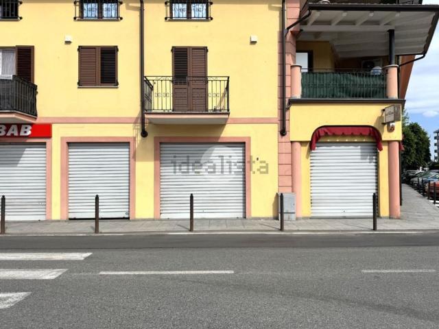 Locale Commerciale in affitto a Sant'Antonio, Piemonte