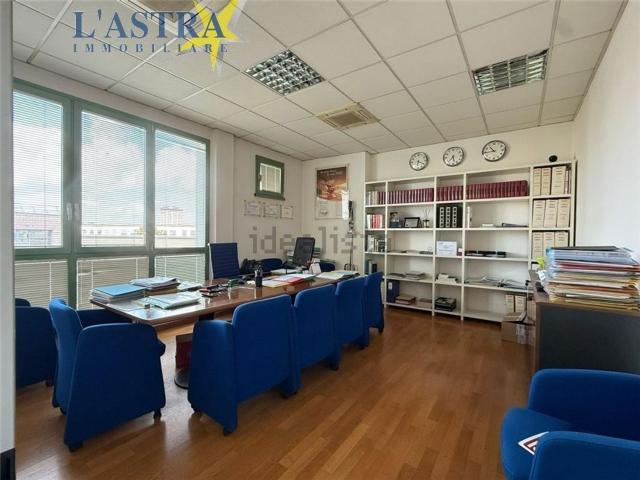 Locale Commerciale in affitto a Quartiere 4, Firenze