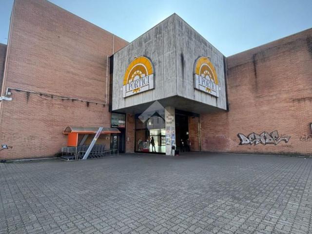 Locale Commerciale in affitto a Piemonte, Torino