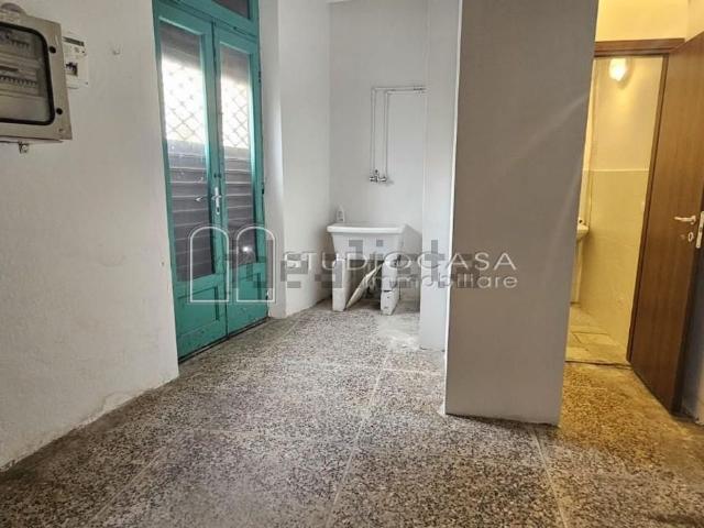 Locale Commerciale in affitto a Porta a Mare, Pisa