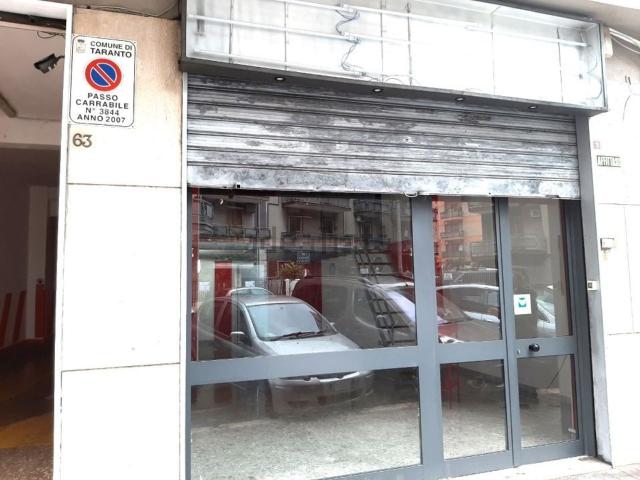 Locale Commerciale in affitto a Puglia, Taranto