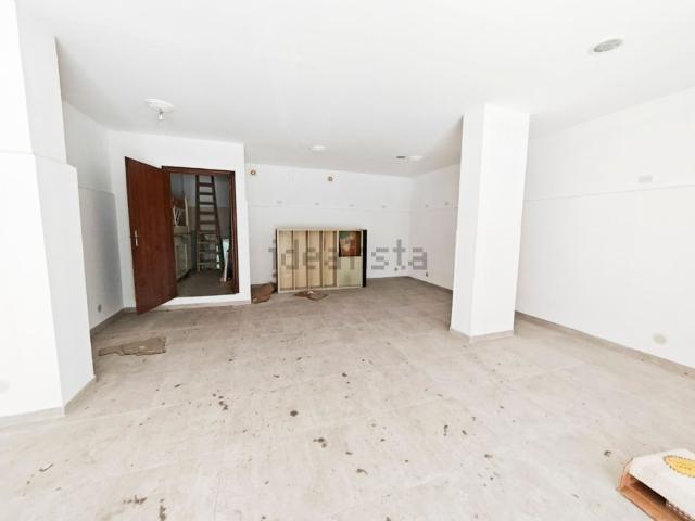 Locale Commerciale in affitto a Neapolis, Siracusa