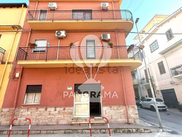 Locale Commerciale in affitto a Balestrate, Sicilia