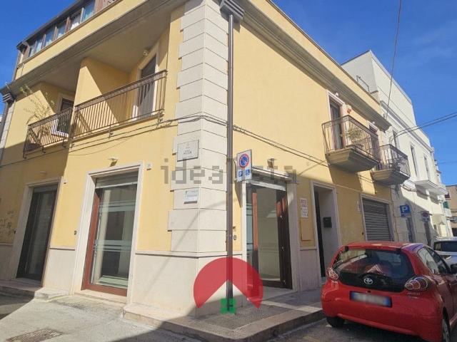 Locale Commerciale in affitto a Puglia, Bari