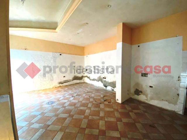 Locale Commerciale in affitto a Livorno