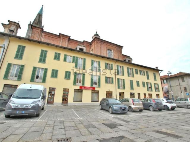 Locale Commerciale in affitto a Piemonte, Vercelli