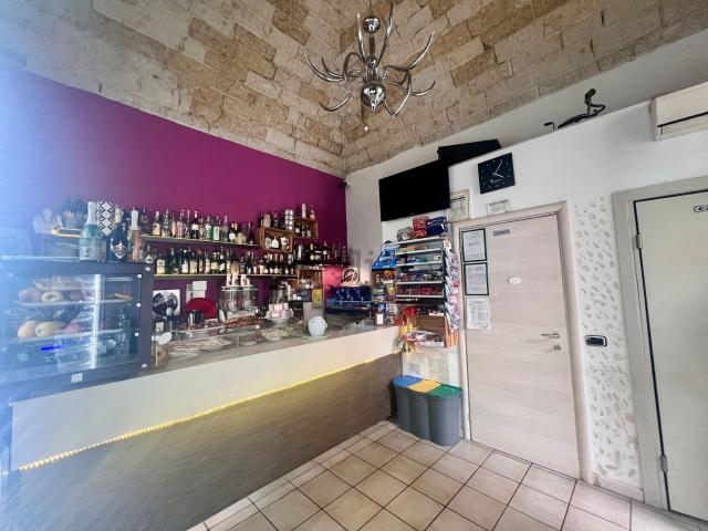 Locale Commerciale in affitto a Municipio 1, Puglia
