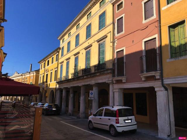 Locale Commerciale in affitto a Lonigo, Veneto