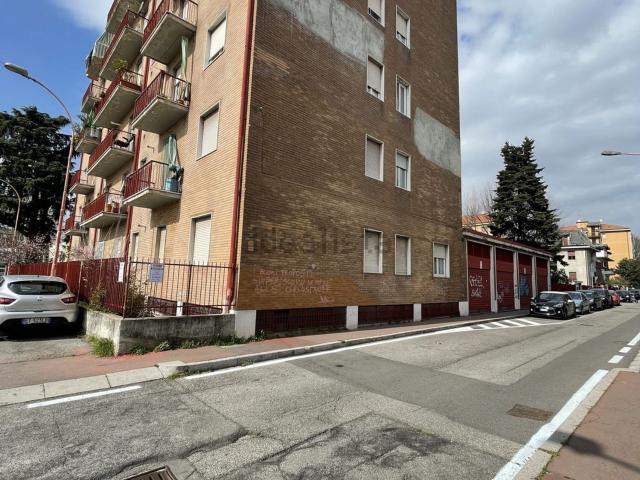 Locale Commerciale in affitto a Zona Omogenea Milano Nord, Cinisello Balsamo