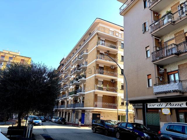 Locale Commerciale in affitto a Partenio, Avellino