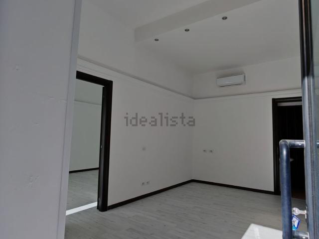 Locale Commerciale in affitto a Puglia, Lecce