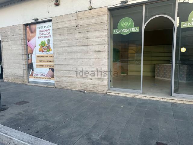 Locale Commerciale in affitto a Isola Del Liri E Superiore, Lazio