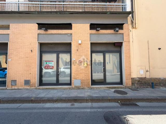 Locale Commerciale in affitto a Bagno A Ripoli, Toscana