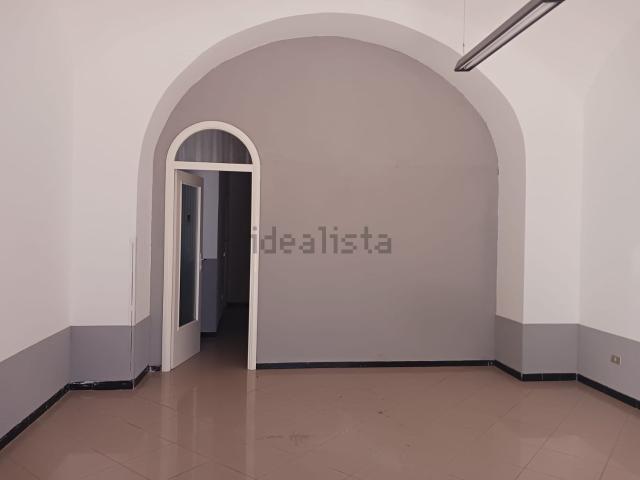 Locale Commerciale in affitto a Mercato San Severino, Campania