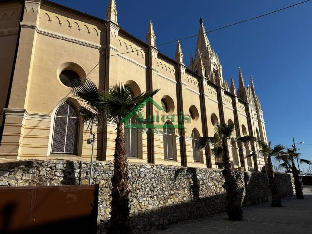 Locale Commerciale in affitto a Borgo Marina, Imperia