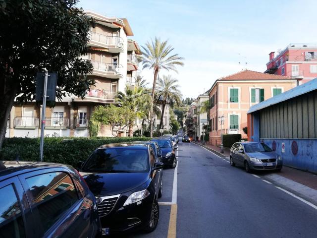 Locale Commerciale in affitto a Bordighera, Liguria