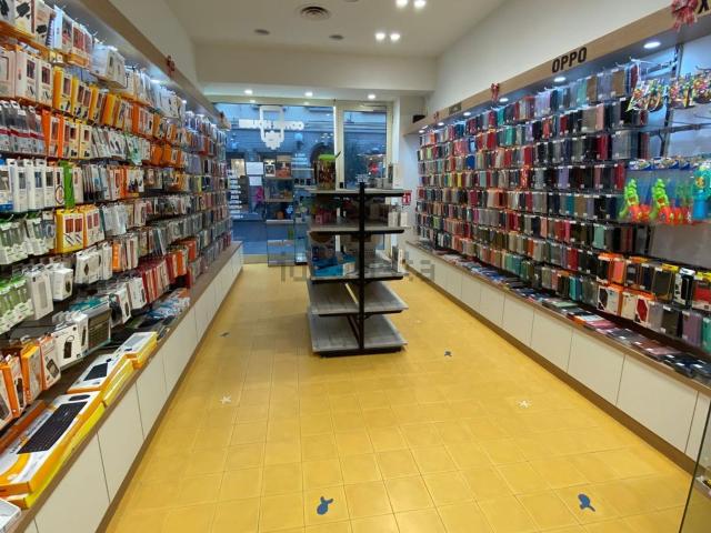 Locale Commerciale in affitto a Livorno, Toscana