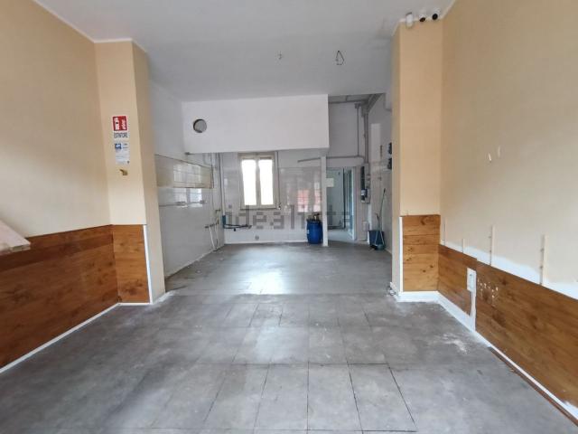 Locale Commerciale in affitto a Montesilvano, Abruzzo