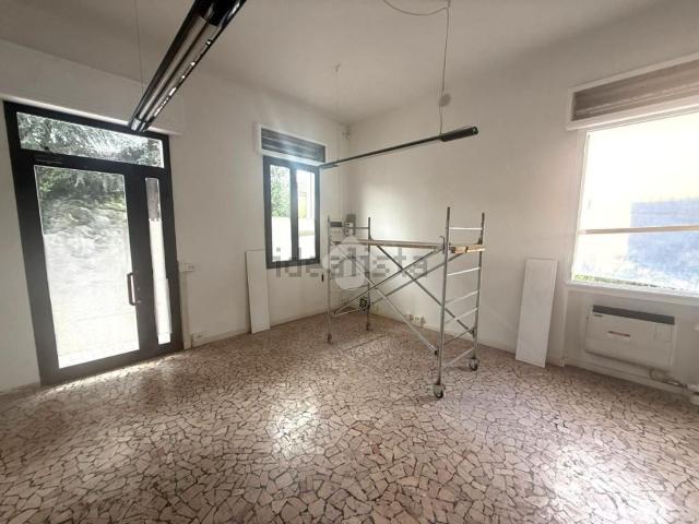 Locale Commerciale in affitto a Vigodarzere, Veneto