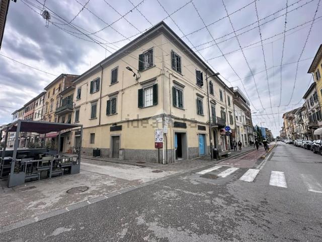 Locale Commerciale in affitto a Bellaria, Pontedera