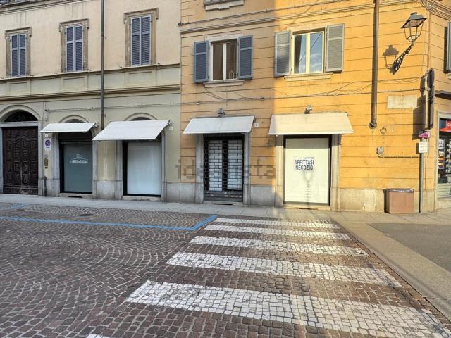 Locale Commerciale in affitto a Piemonte, Alessandria