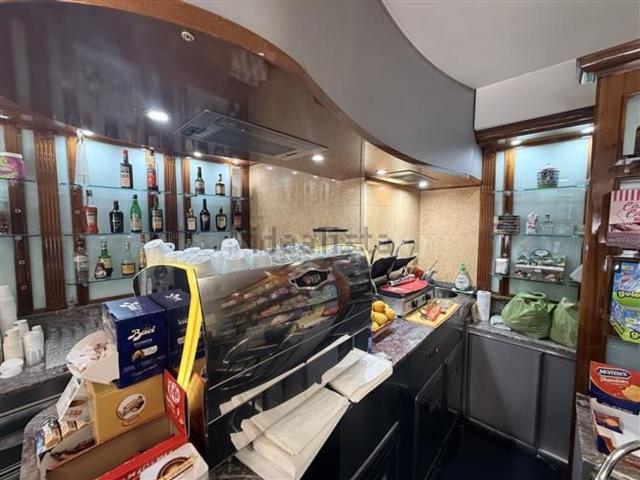Locale Commerciale in affitto a Borgo Medievale, Roma Capitale