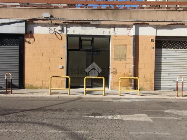 Locale Commerciale in affitto a Santa Chiara, Puglia