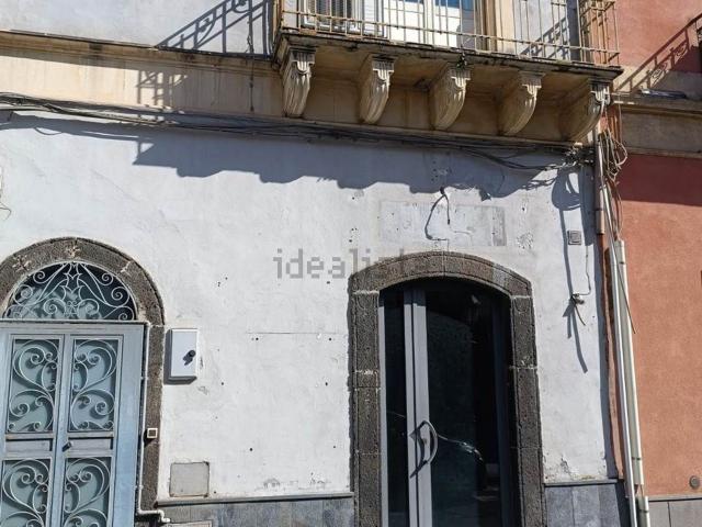 Locale Commerciale in affitto a Mascalucia, Sicilia