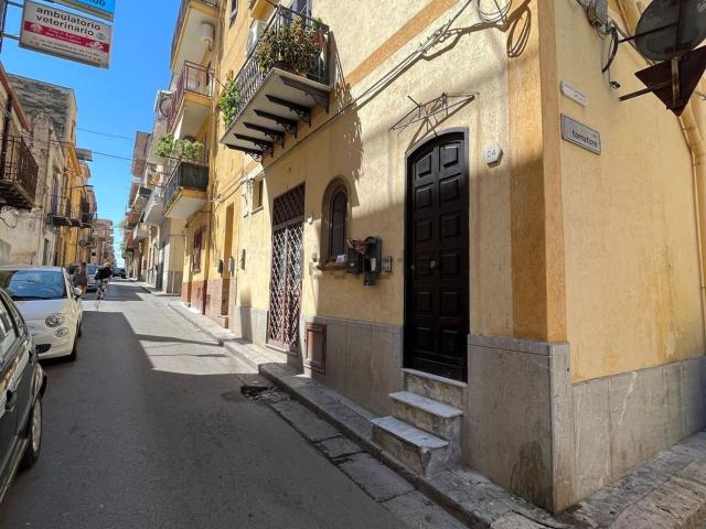 Locale Commerciale in affitto a Bagheria, Sicilia