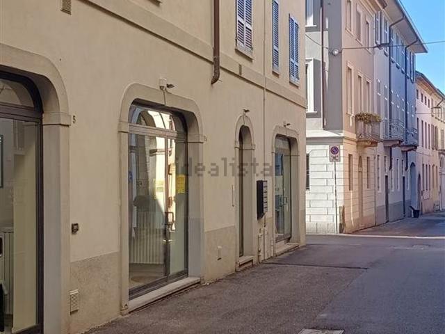 Locale Commerciale in affitto a Crema Nuova, Crema