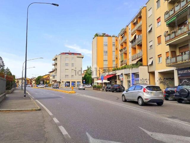 Locale Commerciale in affitto a Zona Nord, Brescia